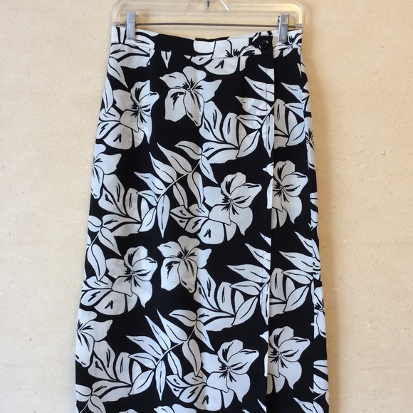 wrap style hibiscus print maxi skirt - Picture 5 of 8